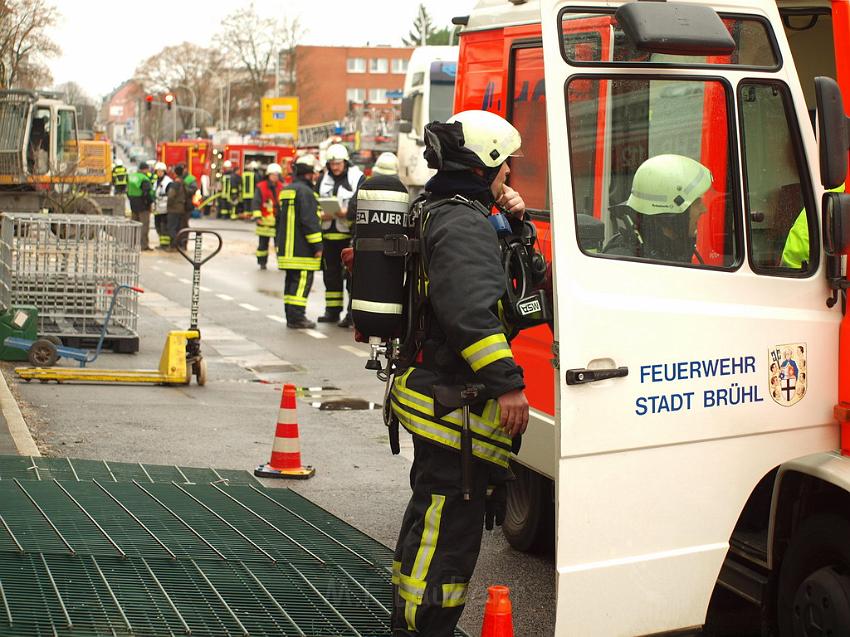 Hausexplosion Bruehl bei Koeln Pingsdorferstr P459.JPG